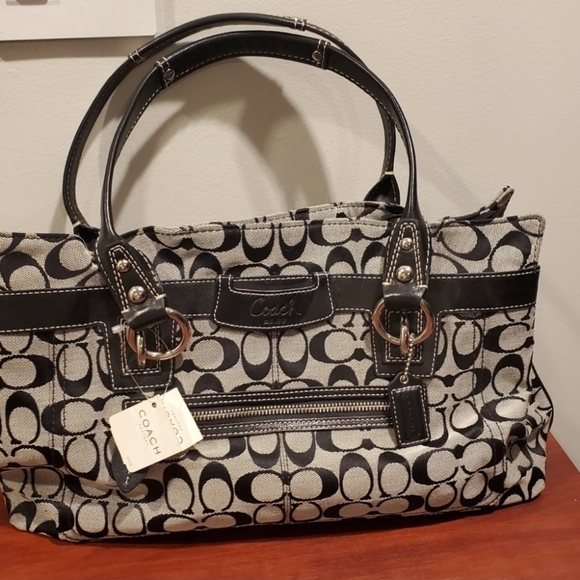 Coach Monochrome Signature Shoulder Bag - Picture 1 of 7